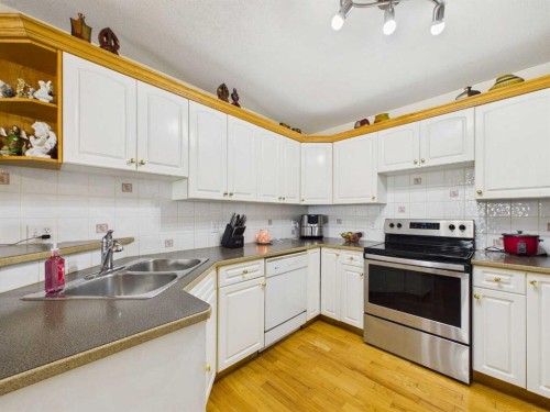 792 Lancaster Drive, Red Deer, AB 