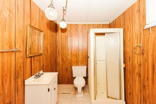 5805 43 Avenue, Camrose, AB 