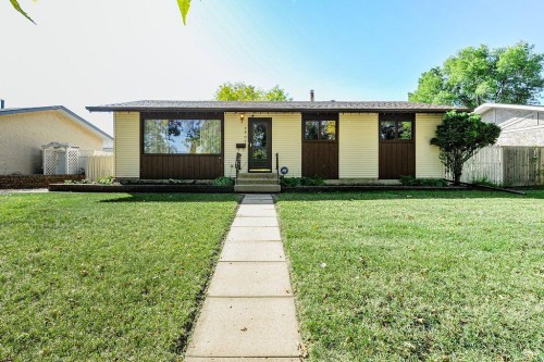 5805 43 Avenue, Camrose, AB 