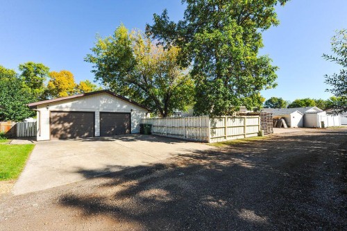 5805 43 Avenue, Camrose, AB 