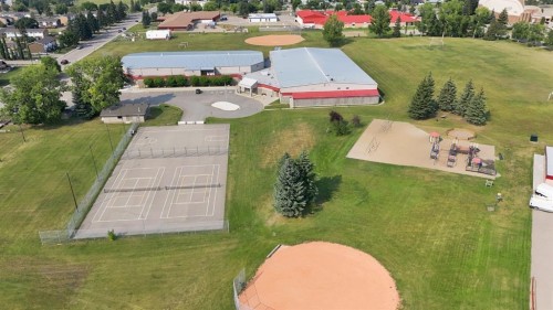 6 Meeres Close, Red Deer, AB 