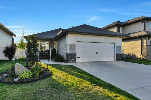 18 Traynor Close, Red Deer, AB 