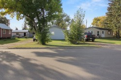 4809 49 Street Sedgewick, AB T0B 4C0