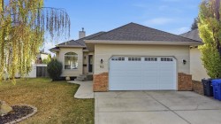 110 Ainsworth Crescent Red Deer, AB T4R 3B1