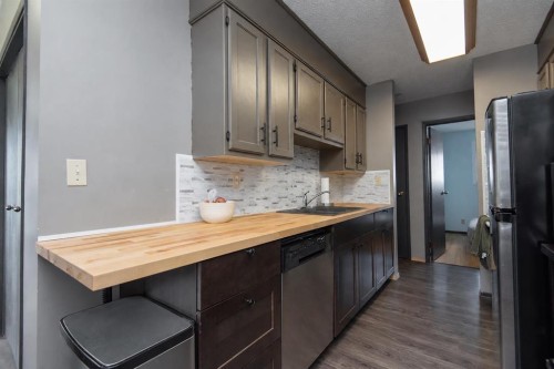 168 Eastman Crescent, Red Deer, AB 