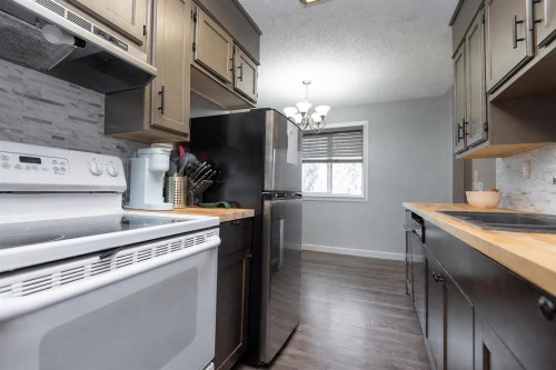 168 Eastman Crescent, Red Deer, AB 