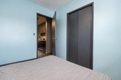 168 Eastman Crescent, Red Deer, AB 