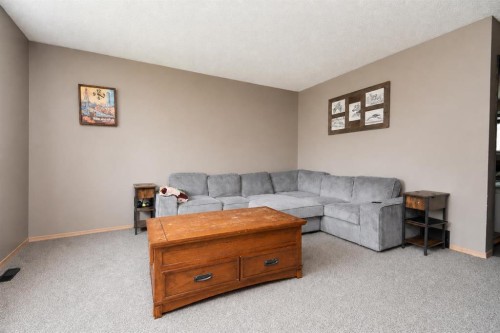 168 Eastman Crescent, Red Deer, AB 