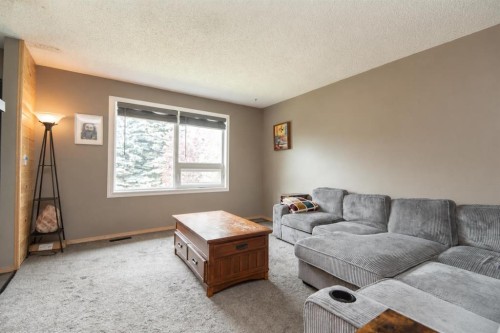 168 Eastman Crescent, Red Deer, AB 