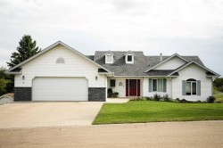 4311 Meadow Lane Crescent Hardisty, AB T0B 1V0