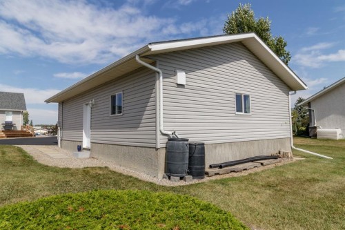 223 Devilder Avenue, Trochu, AB 