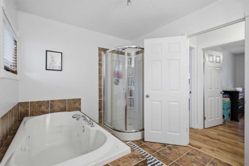5526 49 Avenue, Lacombe, AB 