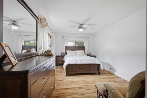 5526 49 Avenue, Lacombe, AB 