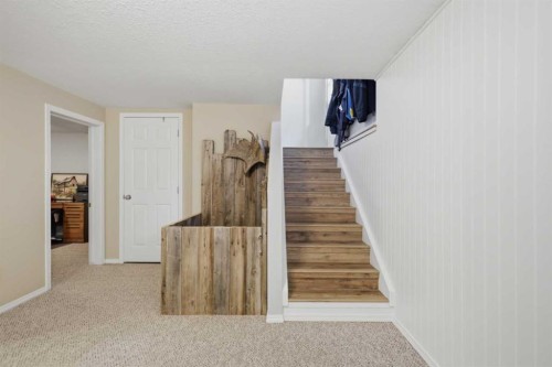 5526 49 Avenue, Lacombe, AB 