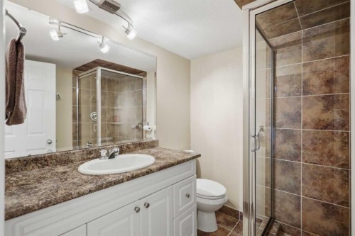 5526 49 Avenue, Lacombe, AB 