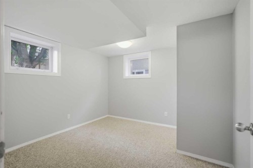 5526 49 Avenue, Lacombe, AB 