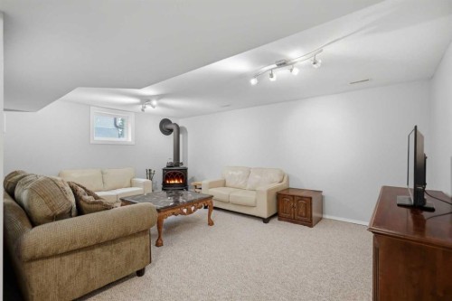 5526 49 Avenue, Lacombe, AB 