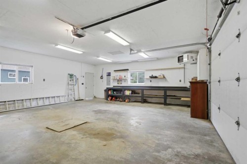 5526 49 Avenue, Lacombe, AB 