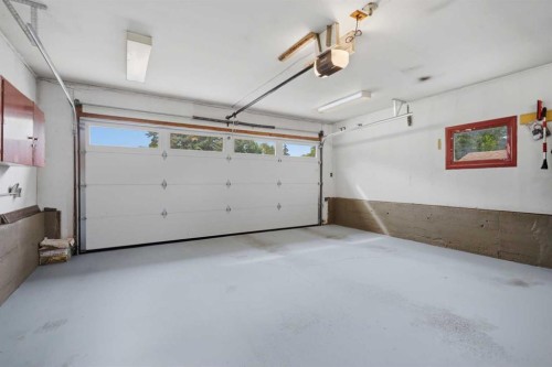 5526 49 Avenue, Lacombe, AB 