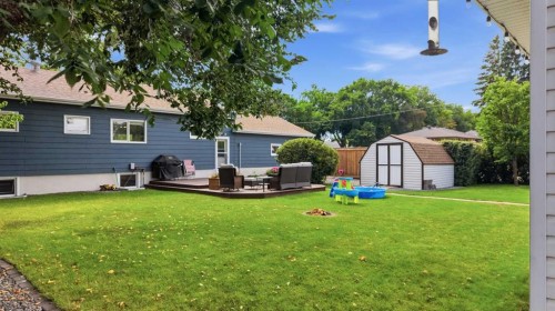 5526 49 Avenue, Lacombe, AB 