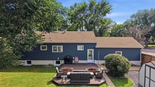 5526 49 Avenue, Lacombe, AB 