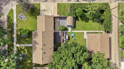 5526 49 Avenue, Lacombe, AB 