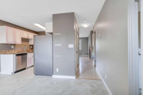 8 Whiteside Crescent, Red Deer, AB 