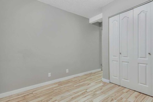 8 Whiteside Crescent, Red Deer, AB 