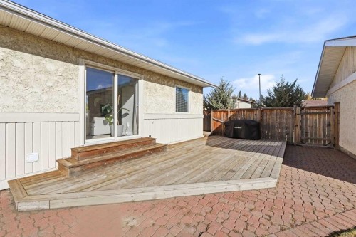 25 Clark Crescent, Red Deer, AB 