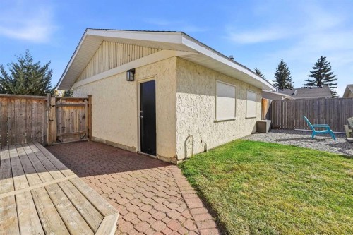 25 Clark Crescent, Red Deer, AB 