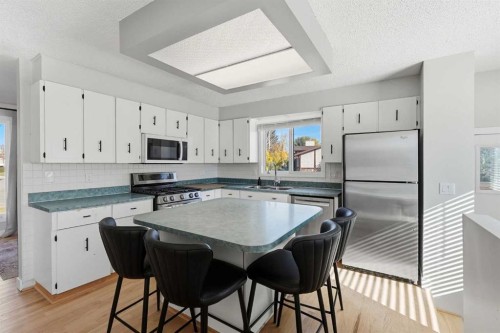 25 Clark Crescent, Red Deer, AB 