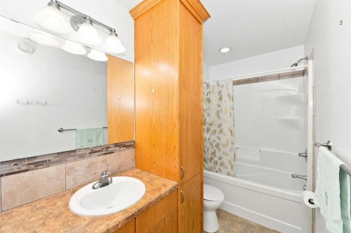 7601 41 Avenue, Camrose, AB 