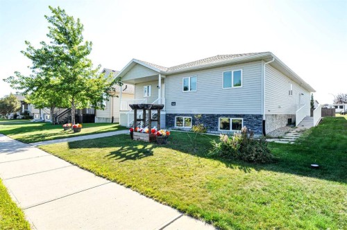 7601 41 Avenue, Camrose, AB 
