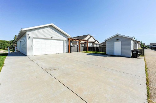 7601 41 Avenue, Camrose, AB 