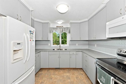 7601 41 Avenue, Camrose, AB 