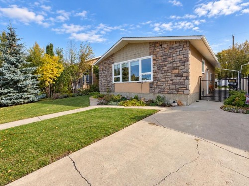 4907 54 Street  Stettler, AB T4K 1A9