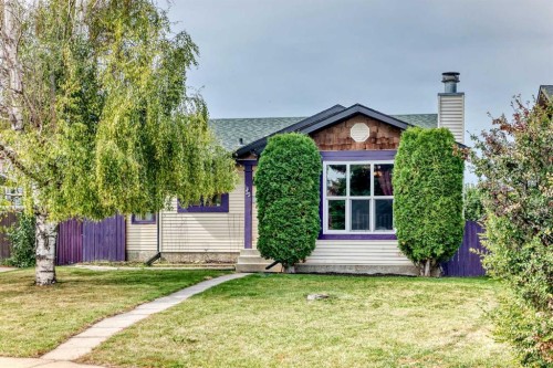 35 Cowan Close  Red Deer, AB T4P 2X2