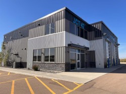 9 Long Haul Way  Rural Red Deer County, AB T0M 1R0