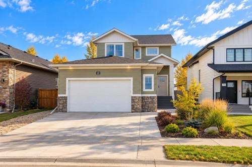 85 Crestview Boulevard  Sylvan Lake, AB T4S 0N7