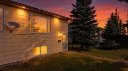 5006 63 Avenue Ponoka, AB T4J 1E5