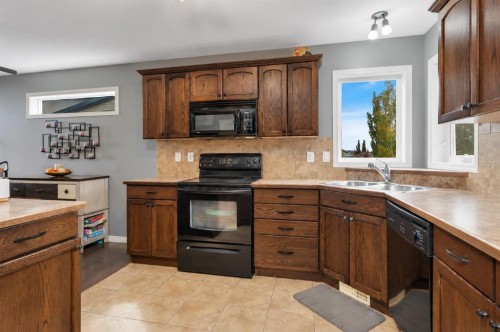 39 Varty Close, Red Deer, AB 
