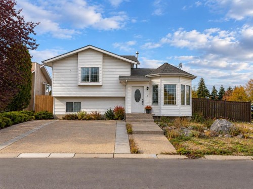 1 Pickering Close  Sylvan Lake, AB T4S 1K2