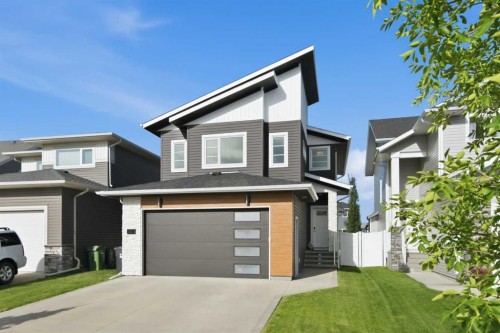 61 Lindman Avenue  Red Deer, AB T4R 0S7