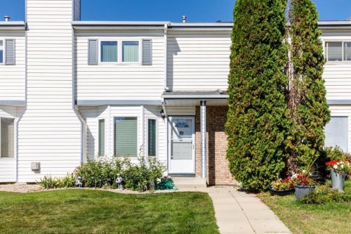 67 Elwell Close  Red Deer, AB T4R 2E2