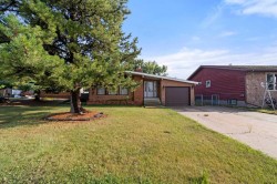 572 West Crescent Forestburg, AB T0B 1N0
