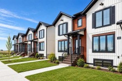 36 Station Drive Sylvan Lake, AB T4S 0W7