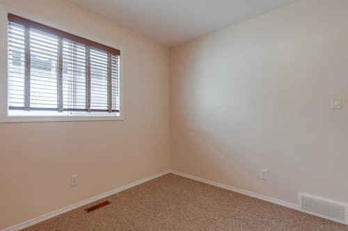 48 Vanson Close, Red Deer, AB 