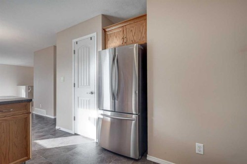 48 Vanson Close, Red Deer, AB 