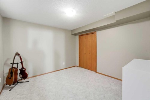 123 Robinson Crescent, Red Deer, AB 