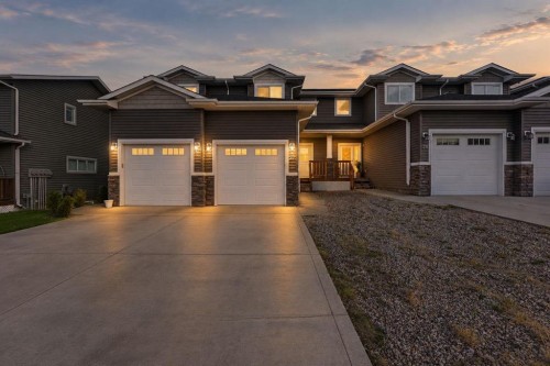 27 Rowberry Court  Sylvan Lake, AB T4S 0L7